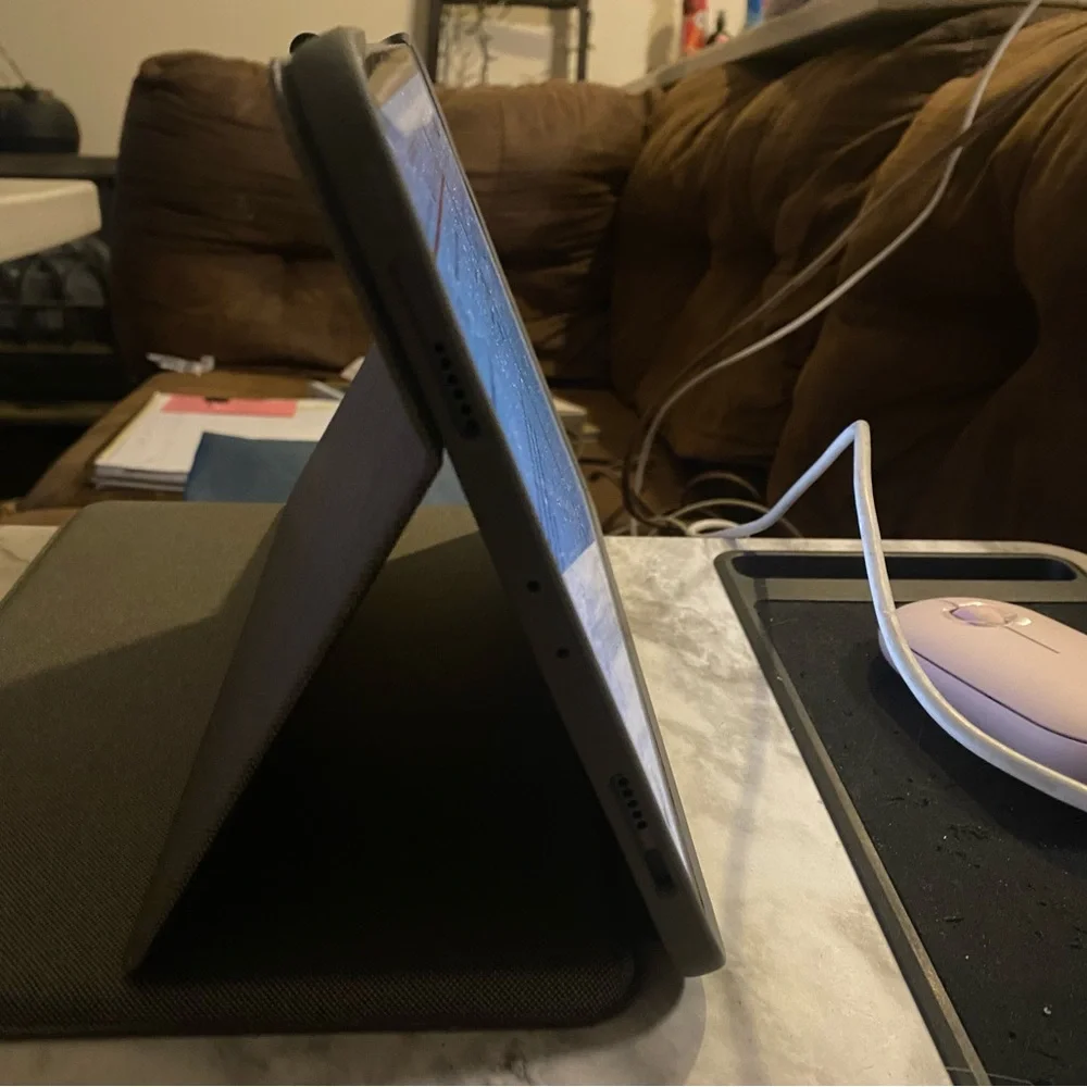 Witeless Bluetooth Logitech Keyboard & Stand Compatible For Apple Ipads